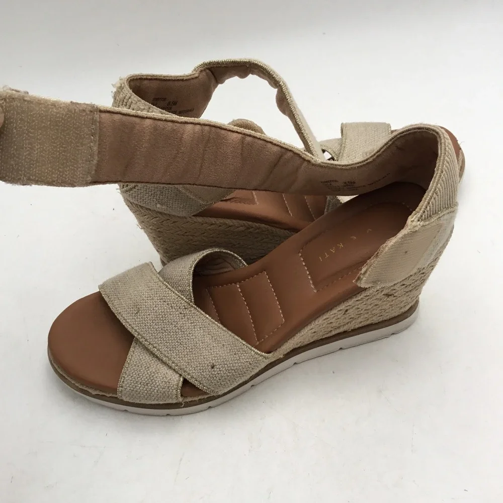 Kelly & Katie Gala Beige Espadrille‎ Wedge Sandals Gold Trim 8.5M